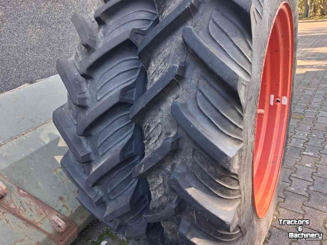Roues, Pneus, Jantes, Barillets Jumelage Taurus 13.6/38