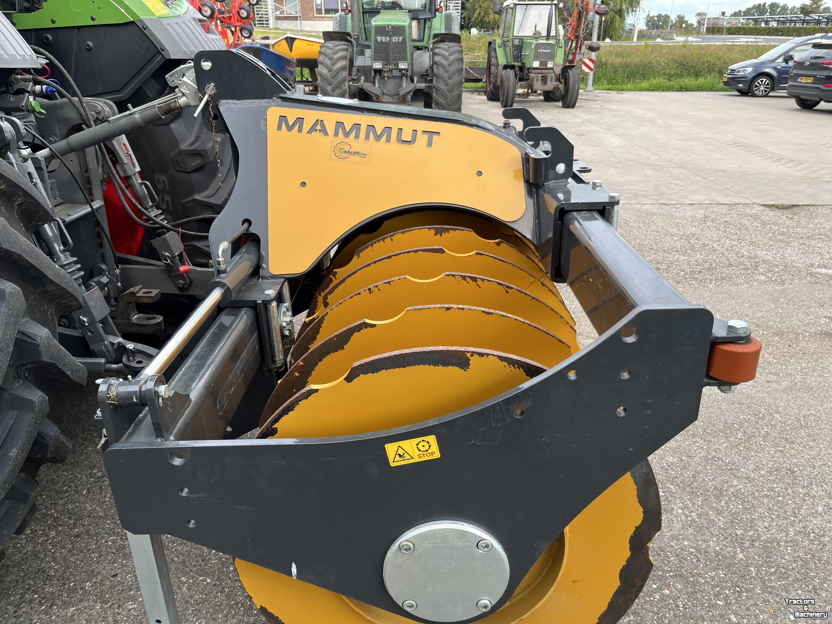Rouleau packer de silage Mammut SK250 H