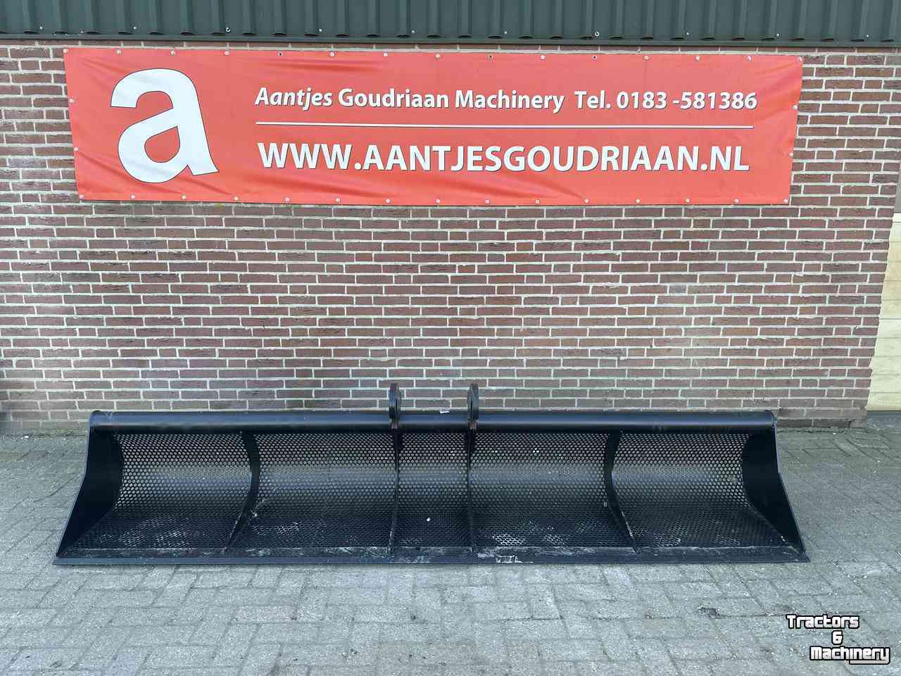 Autres pièces d’équipement et accessoires  Baggerbak / Afwerkbak Nieuw