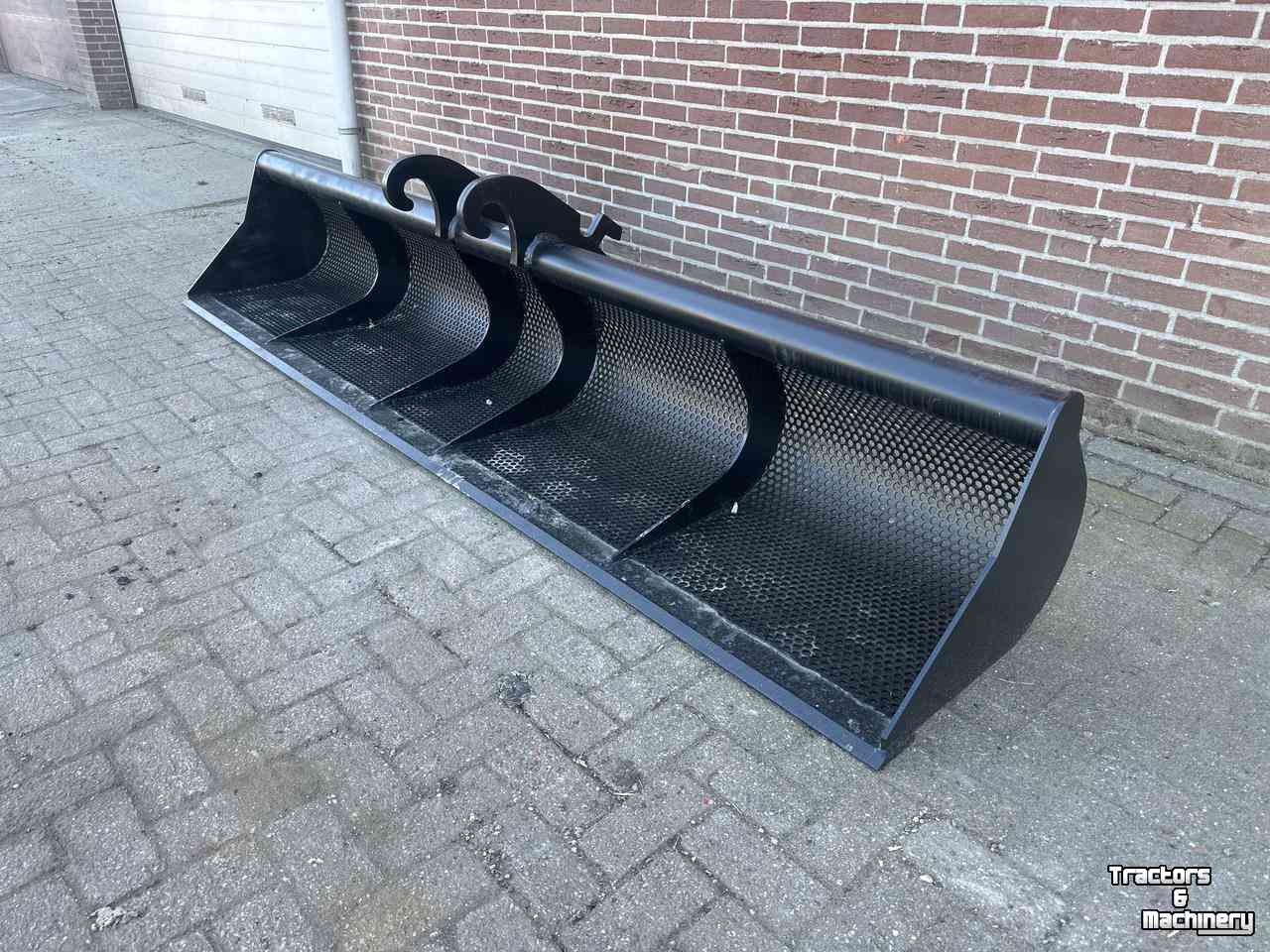 Autres pièces d’équipement et accessoires  Baggerbak / Afwerkbak Nieuw