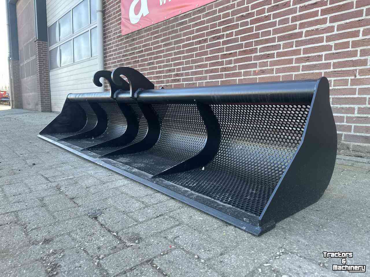 Autres pièces d’équipement et accessoires  Baggerbak / Afwerkbak Nieuw