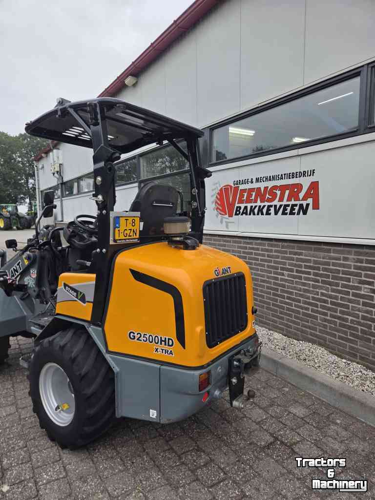 Chargeuse sur pneus Giant G2500HD X-tra                                      G2500XH21101