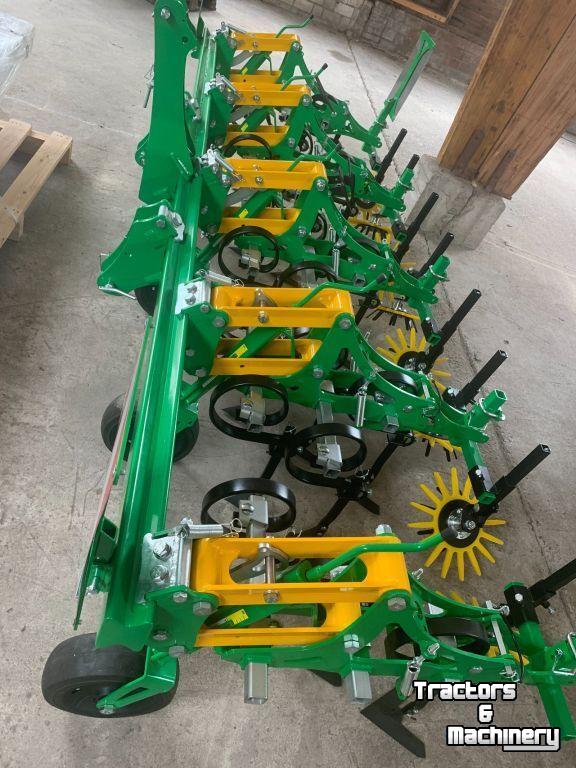 Cultivateur  Maintech Schoffelbalk met compleet paralellogram en toebehoren vingerweeder - weeder - greencam - korstenbreker -