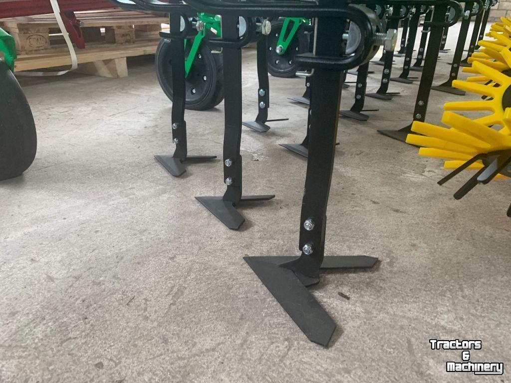 Cultivateur  Maintech Schoffelbalk met compleet paralellogram en toebehoren vingerweeder - weeder - greencam - korstenbreker -