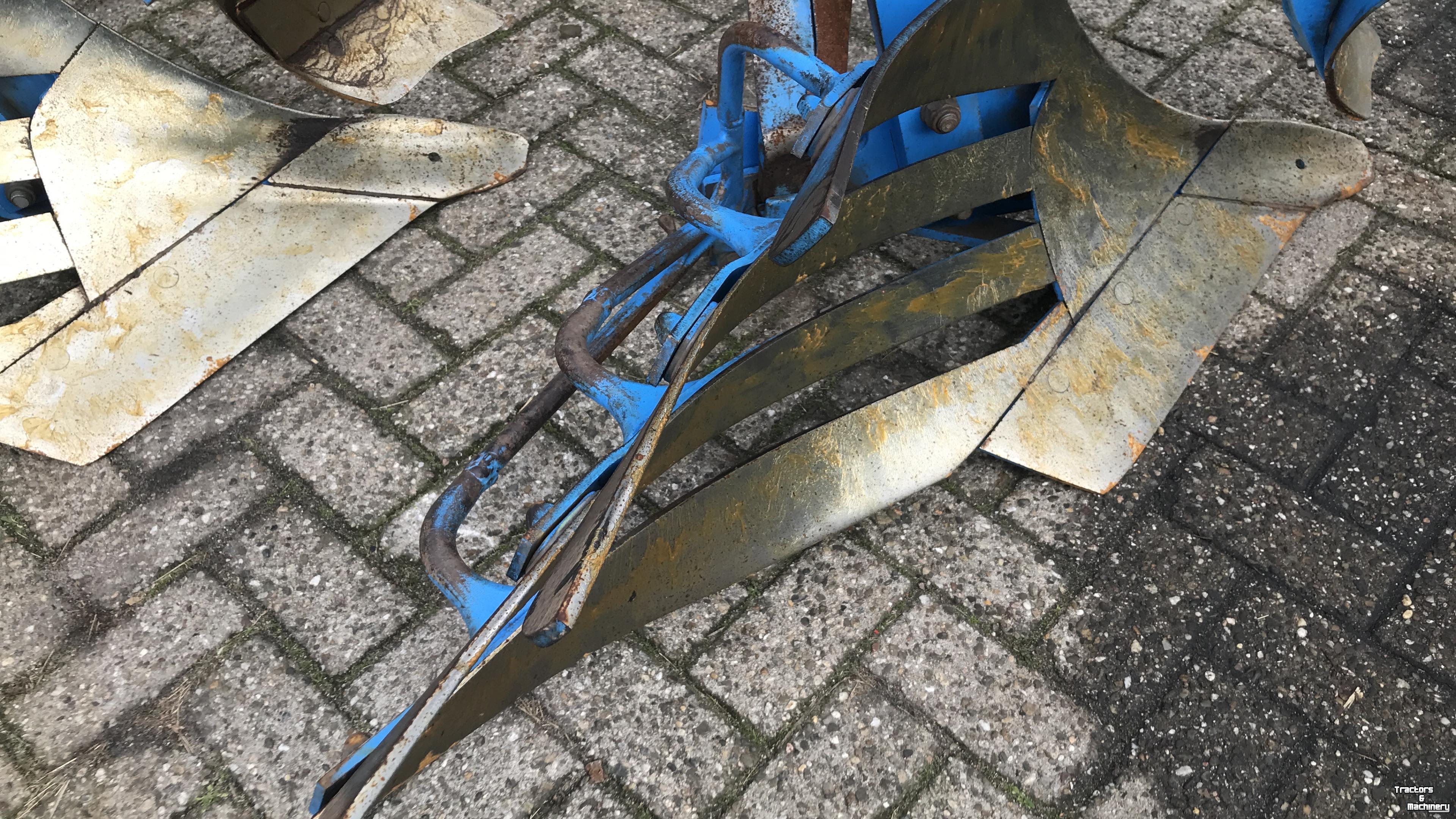 Charrues Lemken Juwel 8 V 4+1 N100 met Flexpack