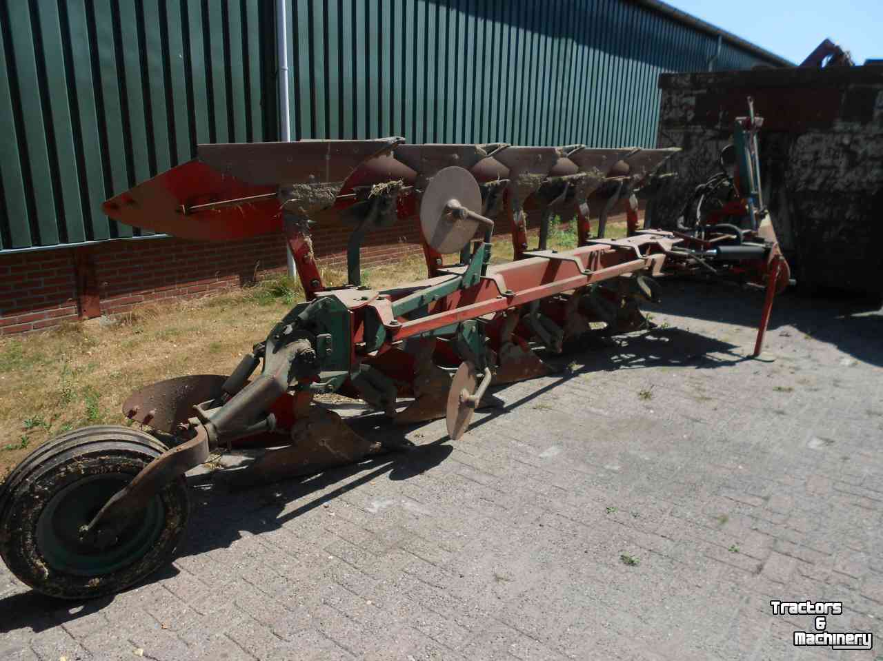 Charrues Kverneland 4+1 schaar vario ploeg