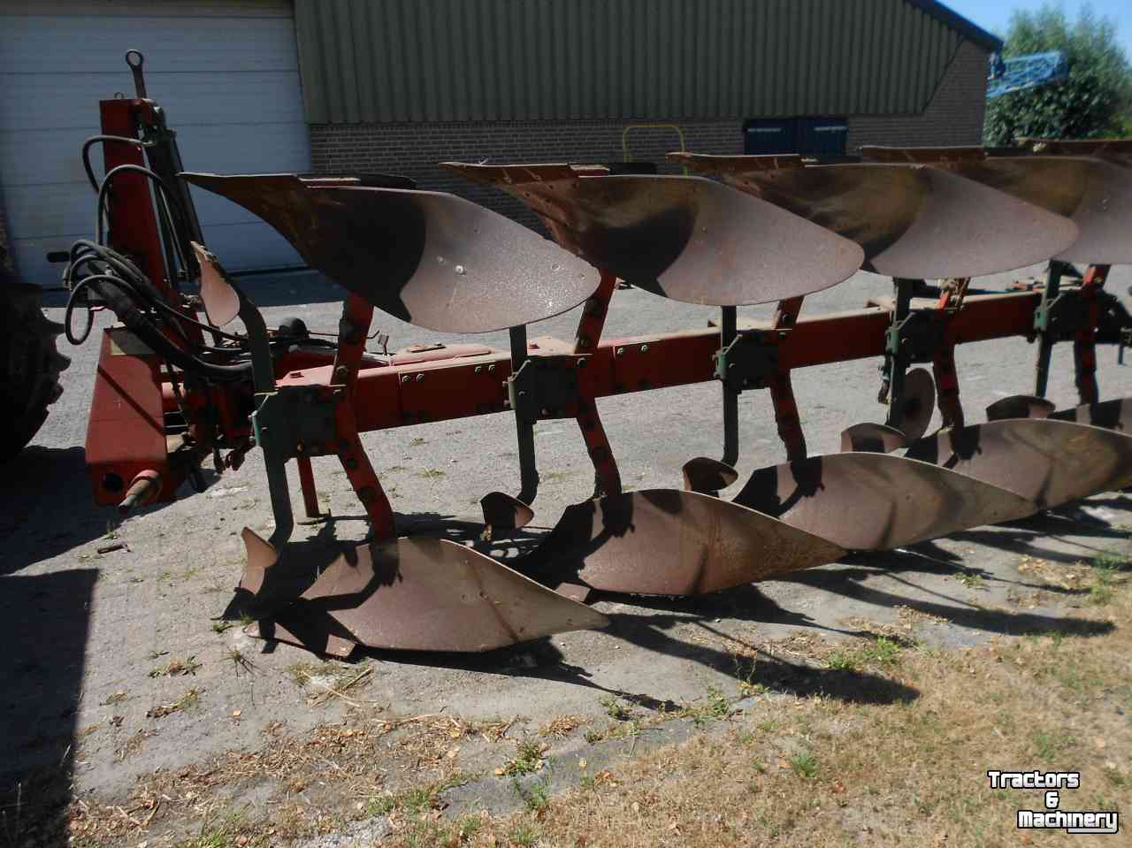 Charrues Kverneland 4+1 schaar vario ploeg