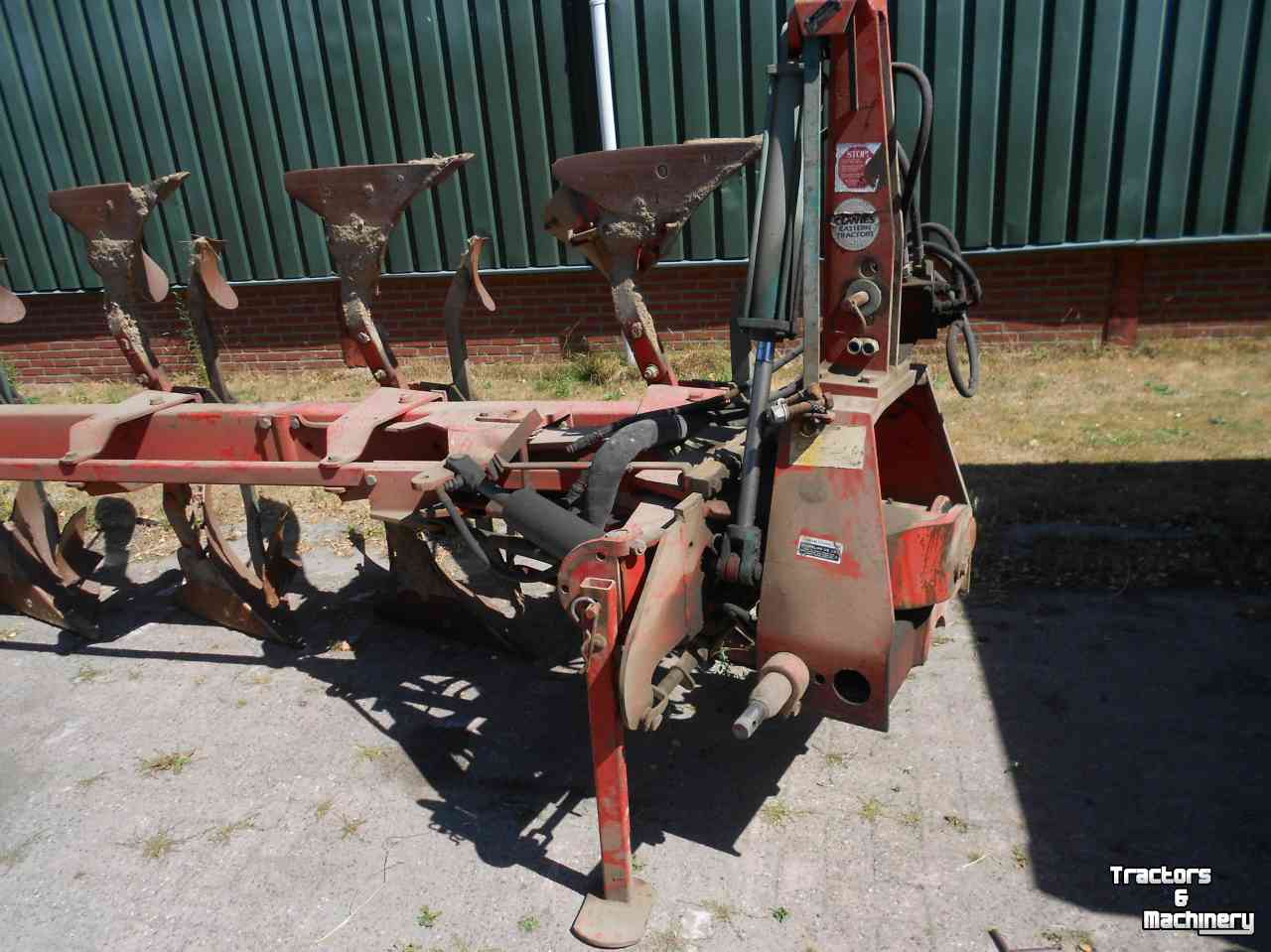 Charrues Kverneland 4+1 schaar vario ploeg