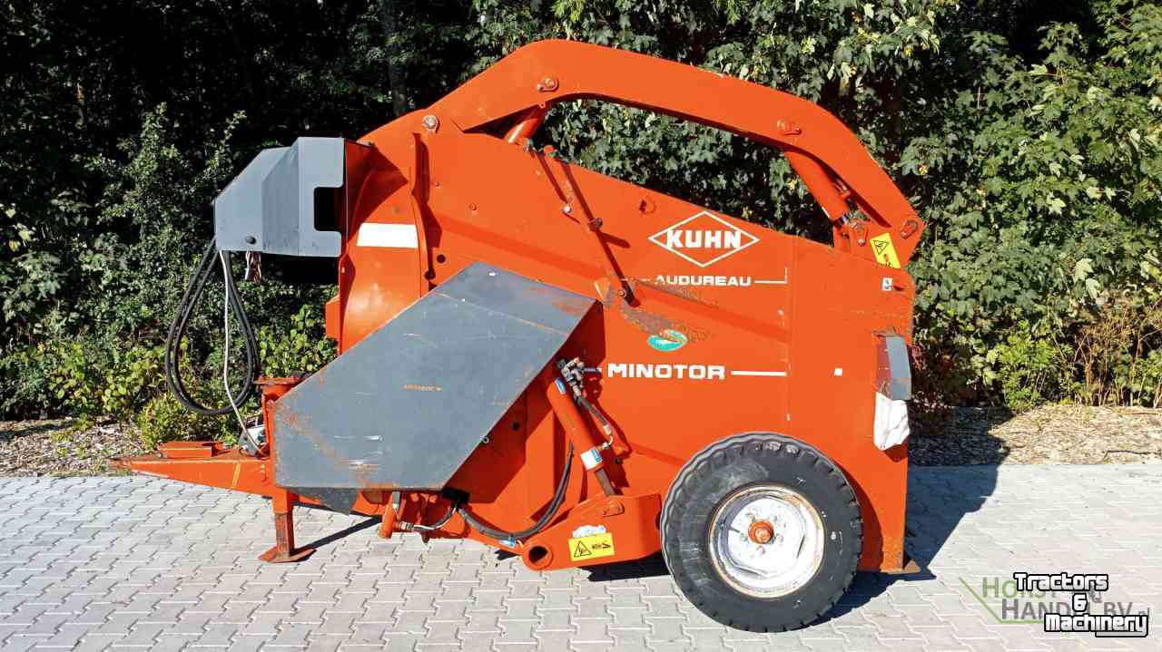 Distributeur de paille pour des logettes Kuhn Minotor stroblazer strostrooier