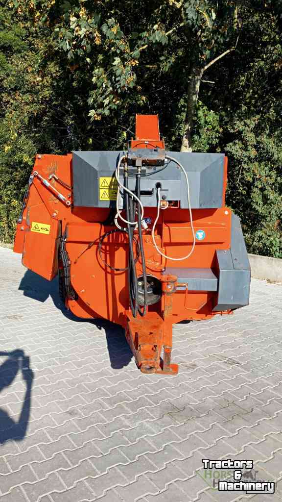 Distributeur de paille pour des logettes Kuhn Minotor stroblazer strostrooier