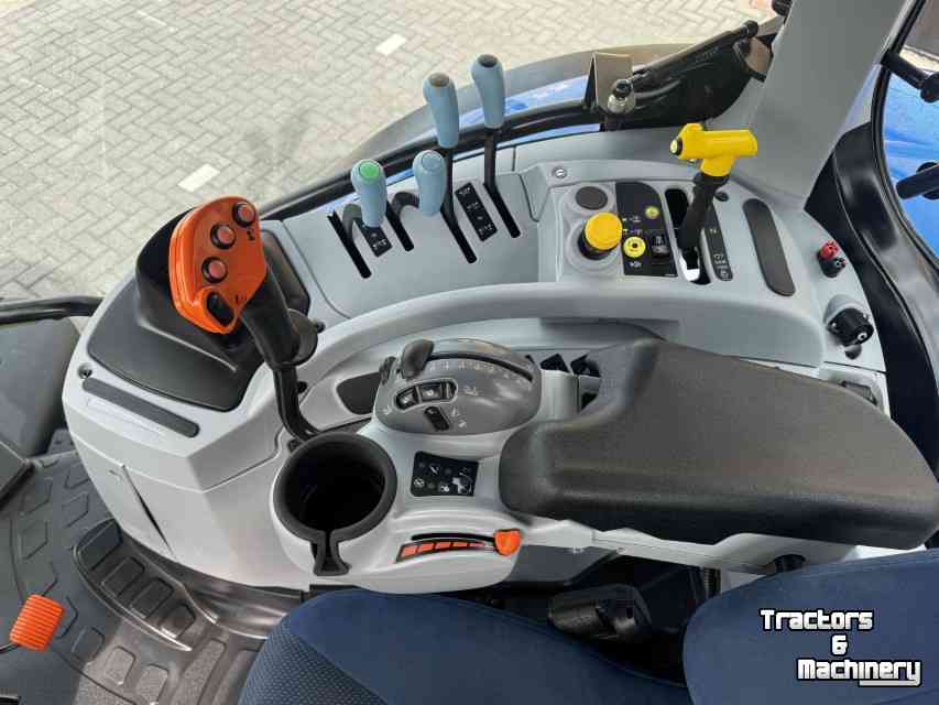 Tracteur New Holland T7.245PC Stage V Fronthef Lucht Hydr rem  GPS 50km