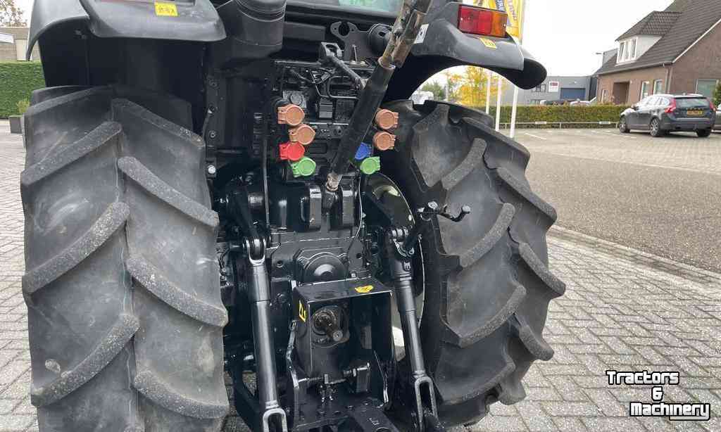 Tracteur pour vignes et vergers New Holland T4.80N