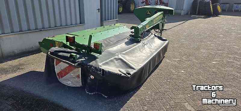 Faucheuse John Deere 331