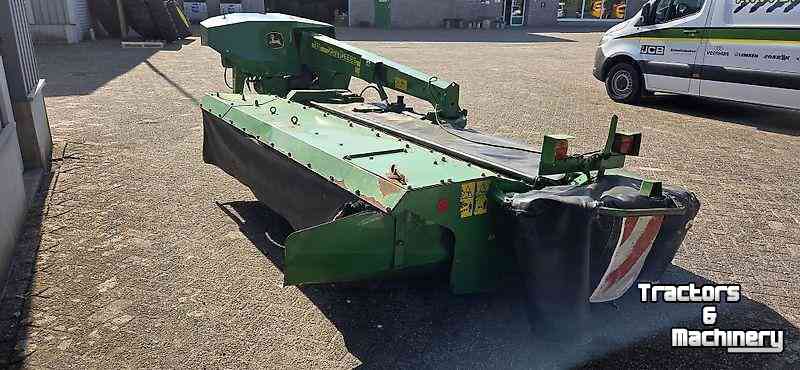 Faucheuse John Deere 331