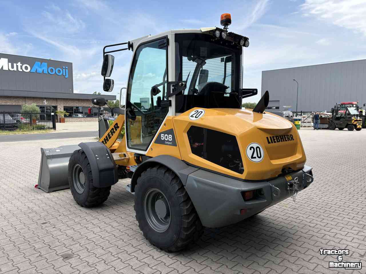 Chargeuse sur pneus Liebherr 508 Compact