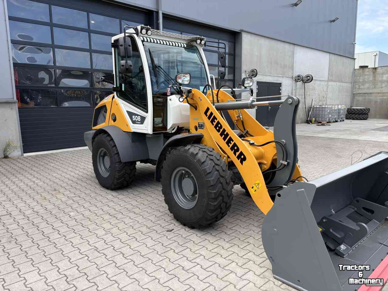 Chargeuse sur pneus Liebherr 508 Compact