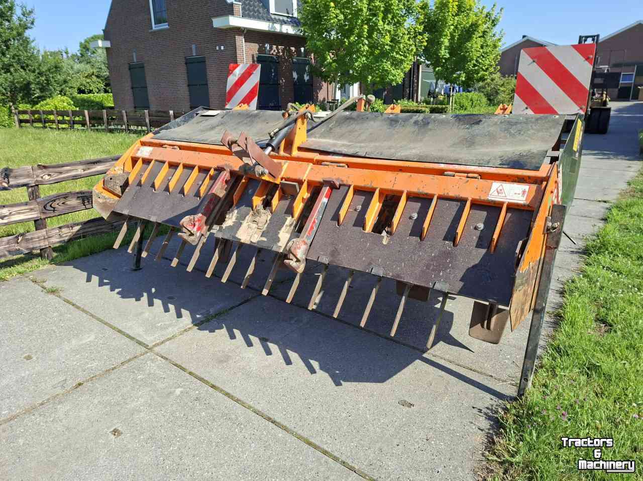 Machine à bêcher Falc Bufalo 3100 krukasspitmachine