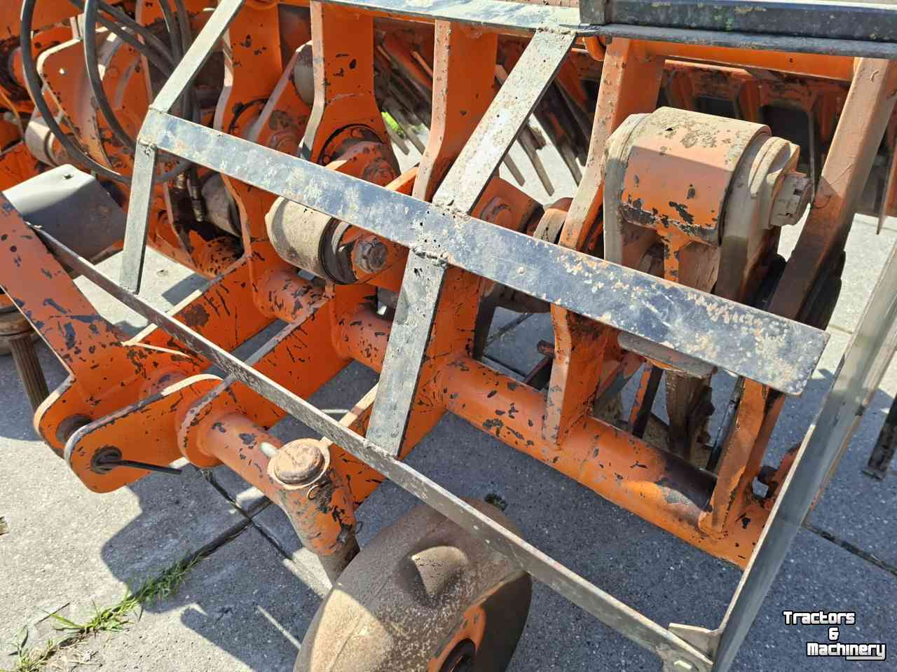 Machine à bêcher Falc Bufalo 3100 krukasspitmachine