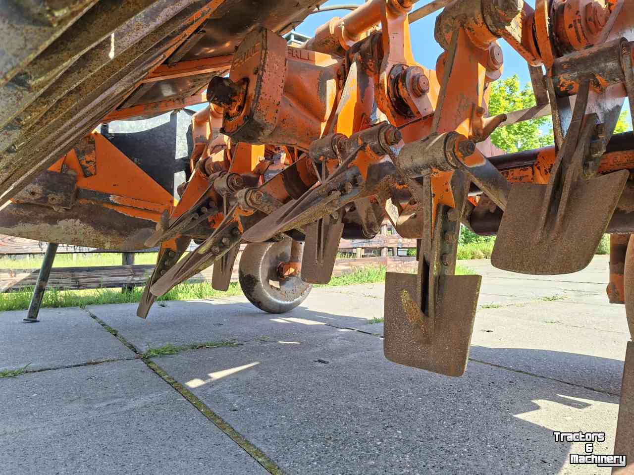 Machine à bêcher Falc Bufalo 3100 krukasspitmachine