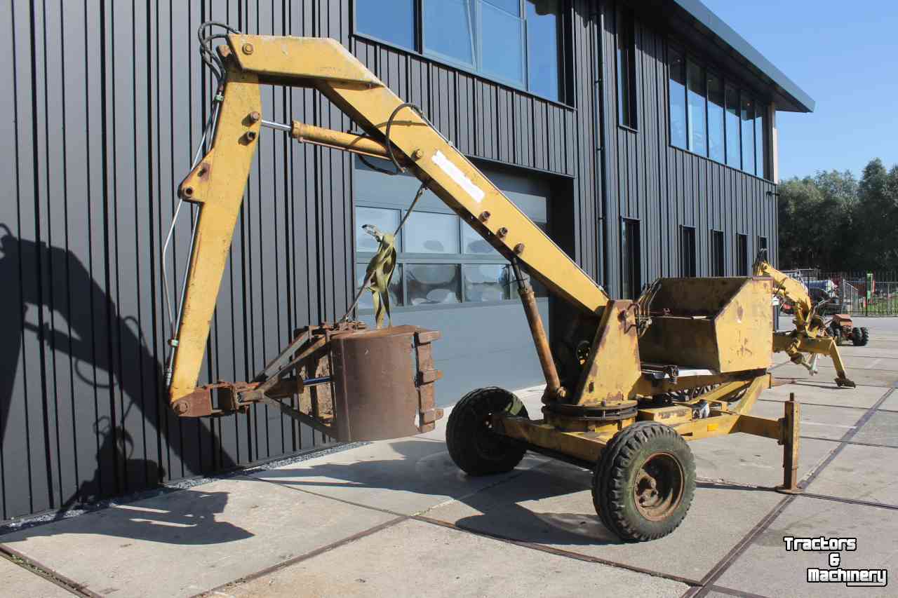 Pelleteuse  Griesser 1614 getrokken kraan graafmachine op wielen met knijperbak