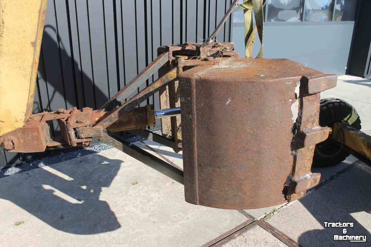 Pelleteuse  Griesser 1614 getrokken kraan graafmachine op wielen met knijperbak