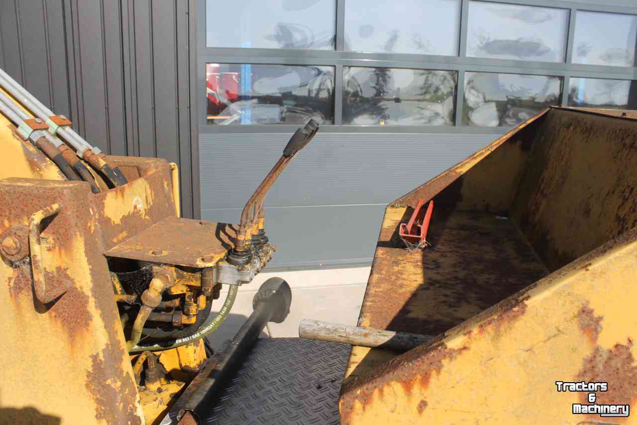 Pelleteuse  Griesser 1614 getrokken kraan graafmachine op wielen met knijperbak