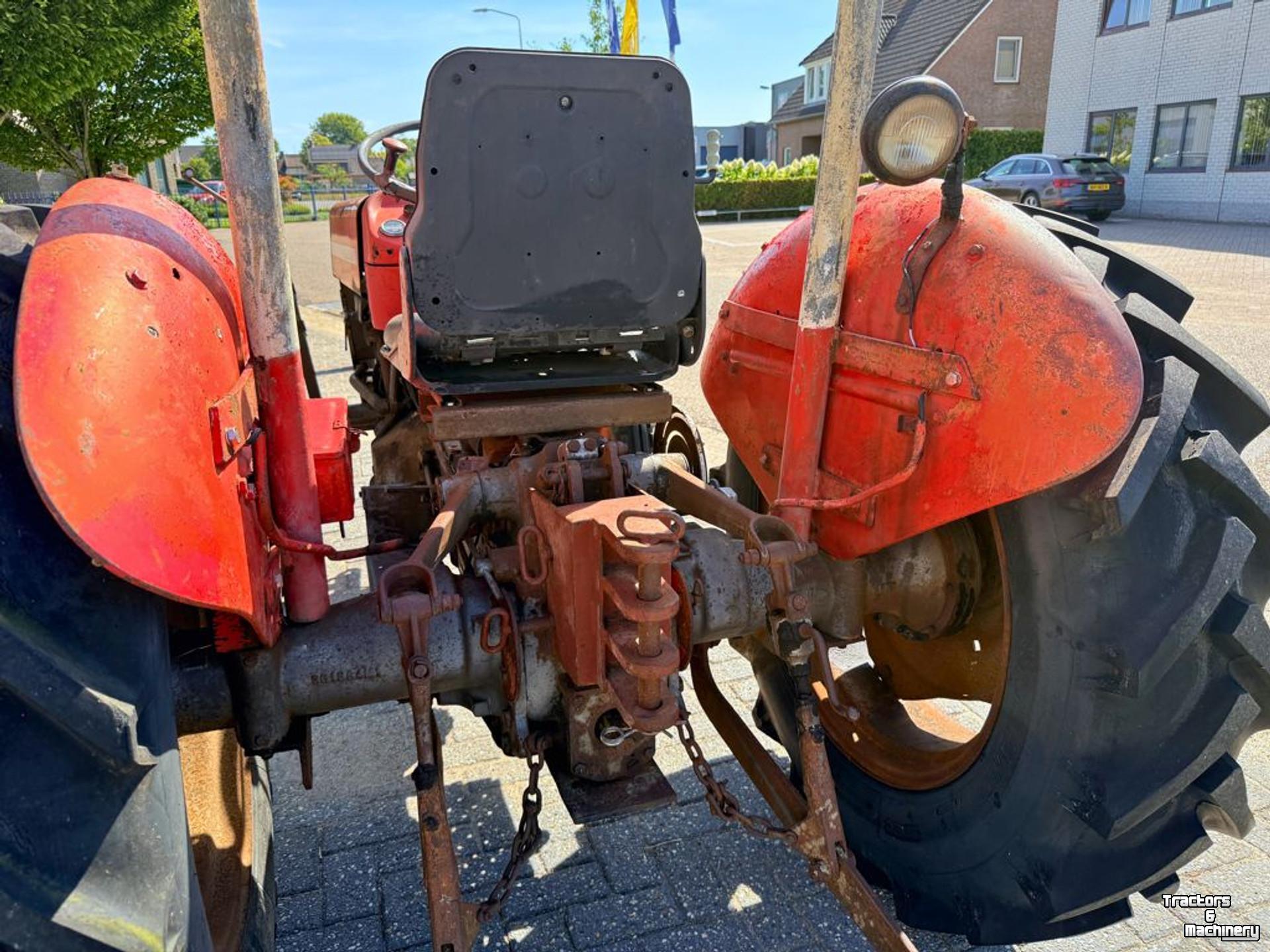 Tracteur Massey Ferguson 130 Tractor