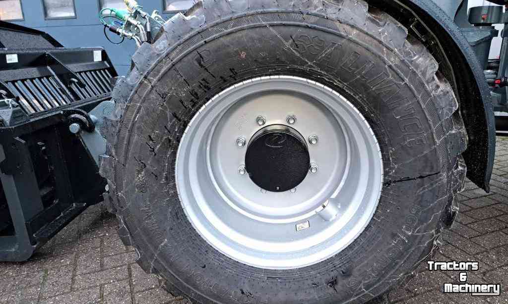 Chargeuse sur pneus Giant G 5000 Kniklader