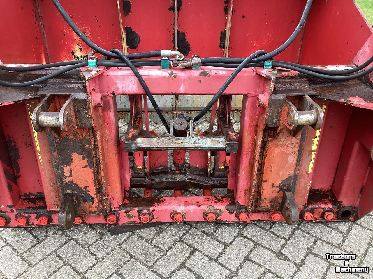 Coupe-blocs d'ensilage Van Lengerich bvl