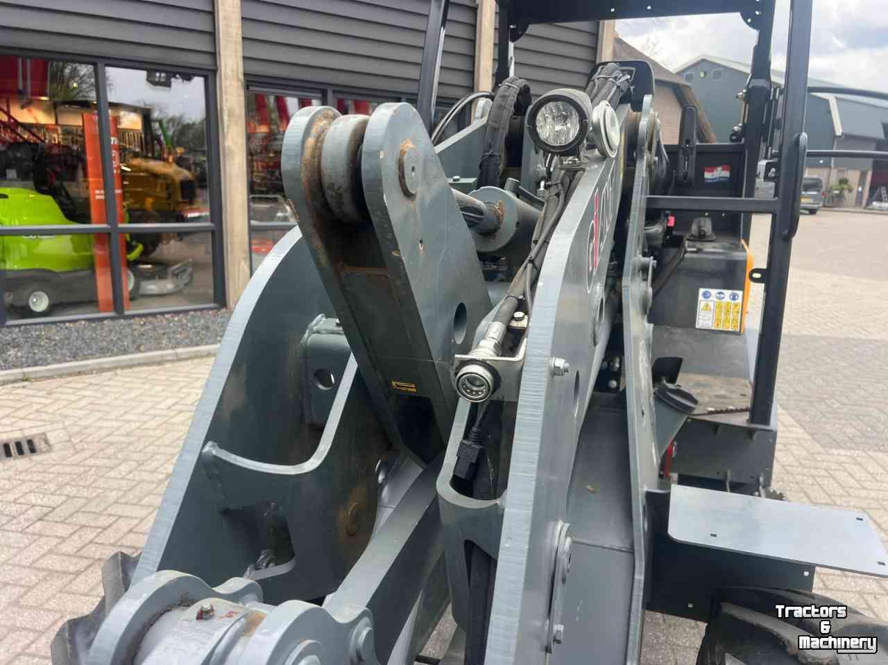 Chargeuse sur pneus Giant V5003