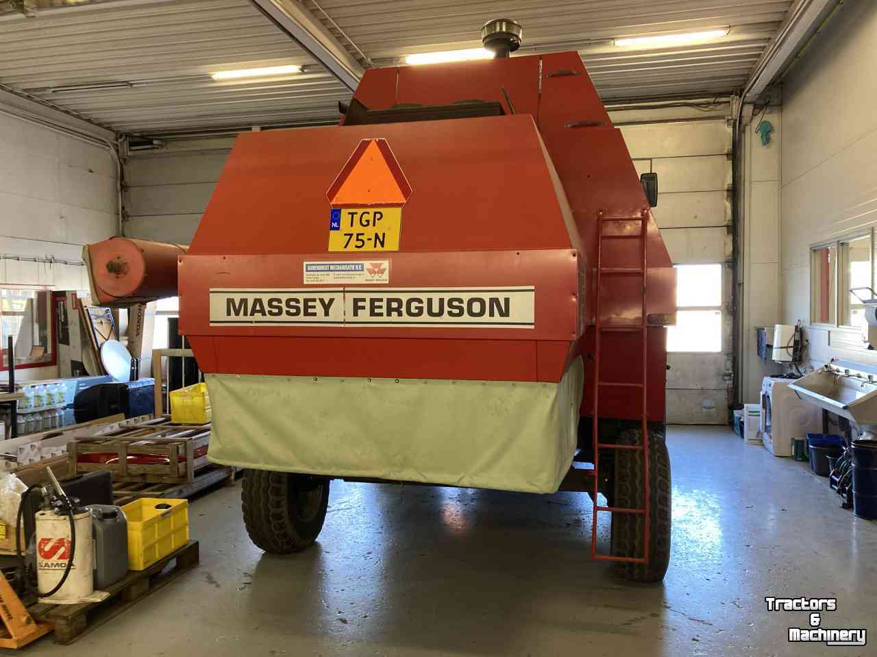 Moissonneuse batteuse Massey Ferguson 29