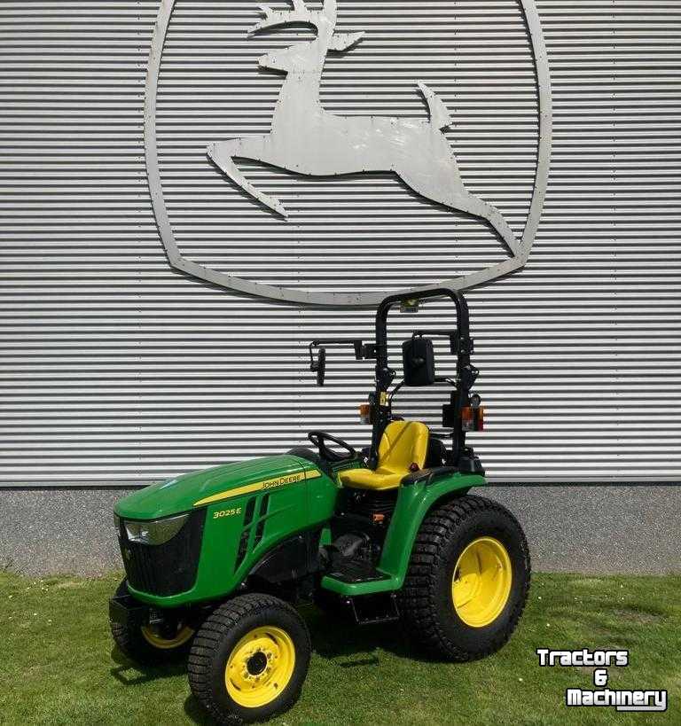 John Deere 3025 E EU Compact Tractor Traktor Tracteur pour horticulture en  1775 TA Middenmeer - Pays-Bas - Nouveau ou démo ou utilisé - Tractors and  Machinery