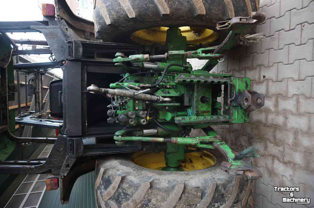 Tracteurs John Deere 6100 PQ met Stoll F31 Lader