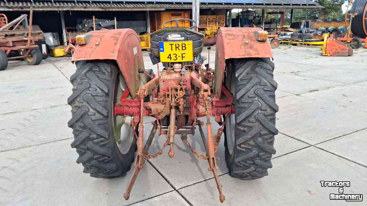 Tracteur International 633