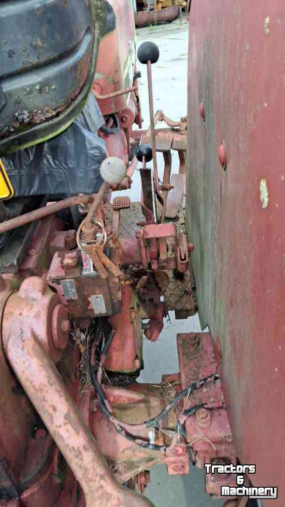 Tracteur International 633