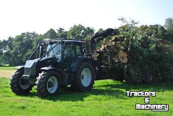 Tracteur forestier Valtra N-SERIE FORST SCHUTZ / FOREST PROTECTION
