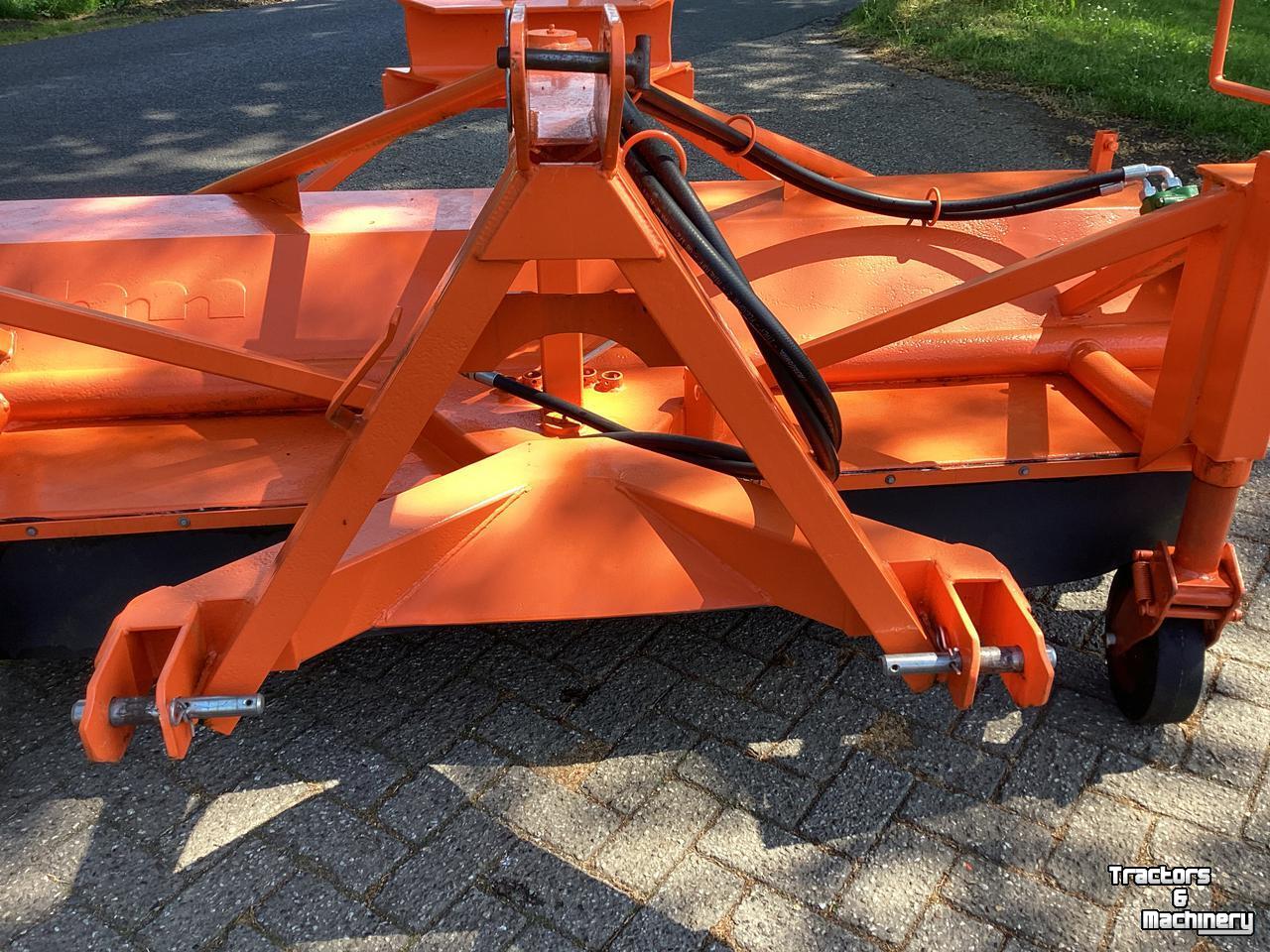 Balayeur Holaras H220VFR