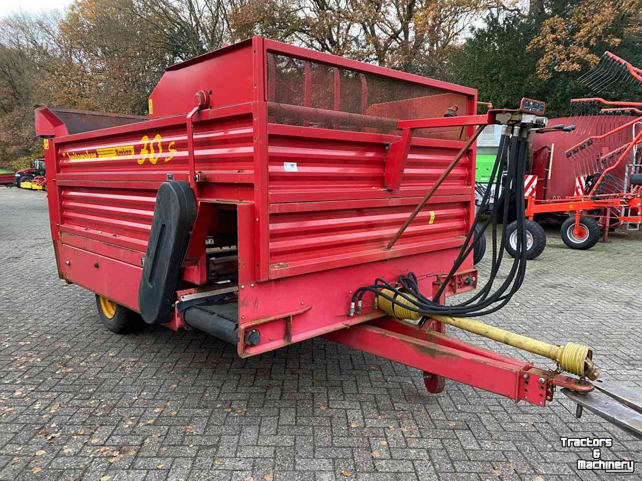 Distributeur de fourrage en bloc Schuitemaker amigo 30s