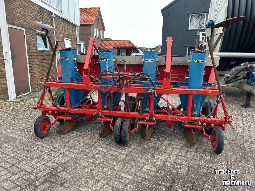 Planteuse de pommes de terre Gruse Aardappelpootmachine