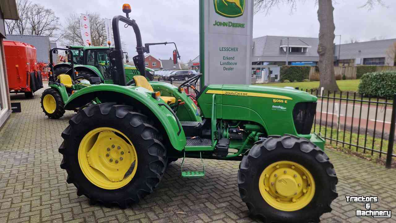 Tracteur John Deere 5055E
