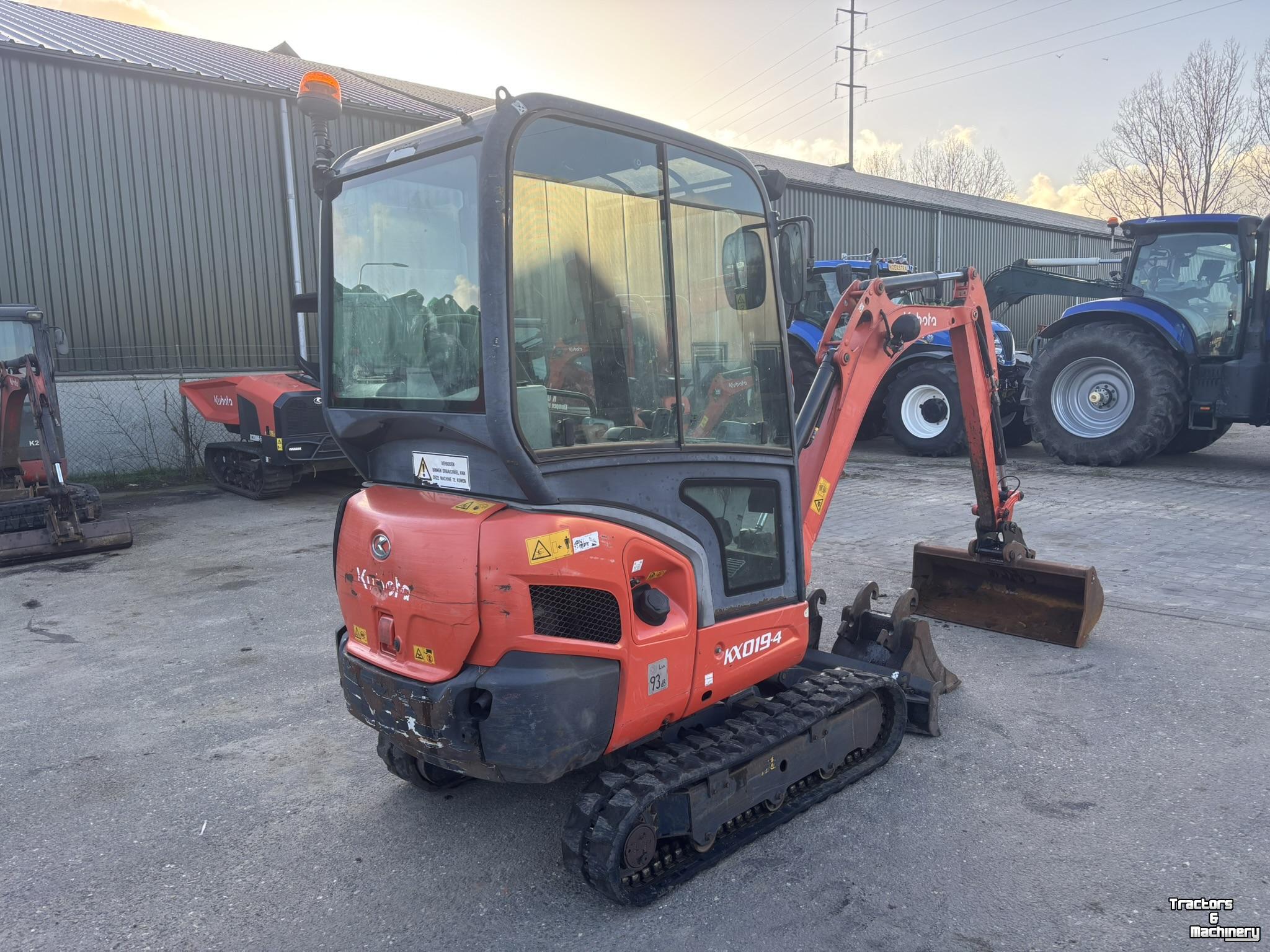Pelles sur pneus Kubota KUBOTA KX019-4 GL