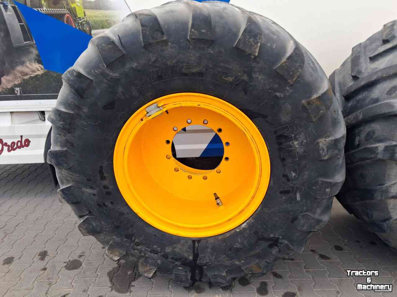Roues, Pneus, Jantes, Barillets Jumelage Michelin Mega X Bib 1050/50r32 op velg