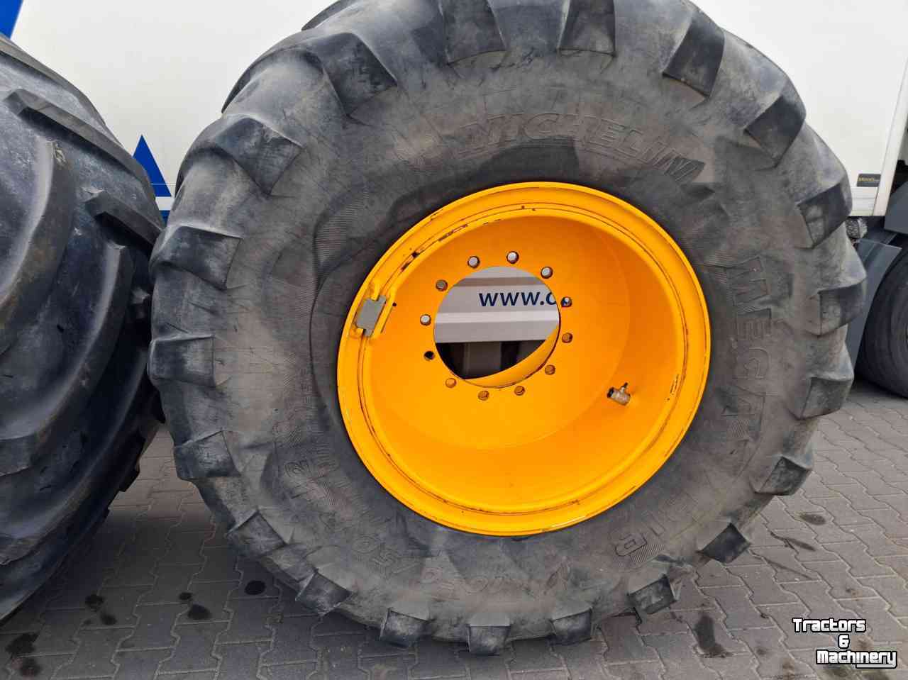 Roues, Pneus, Jantes, Barillets Jumelage Michelin Mega X Bib 1050/50r32 op velg