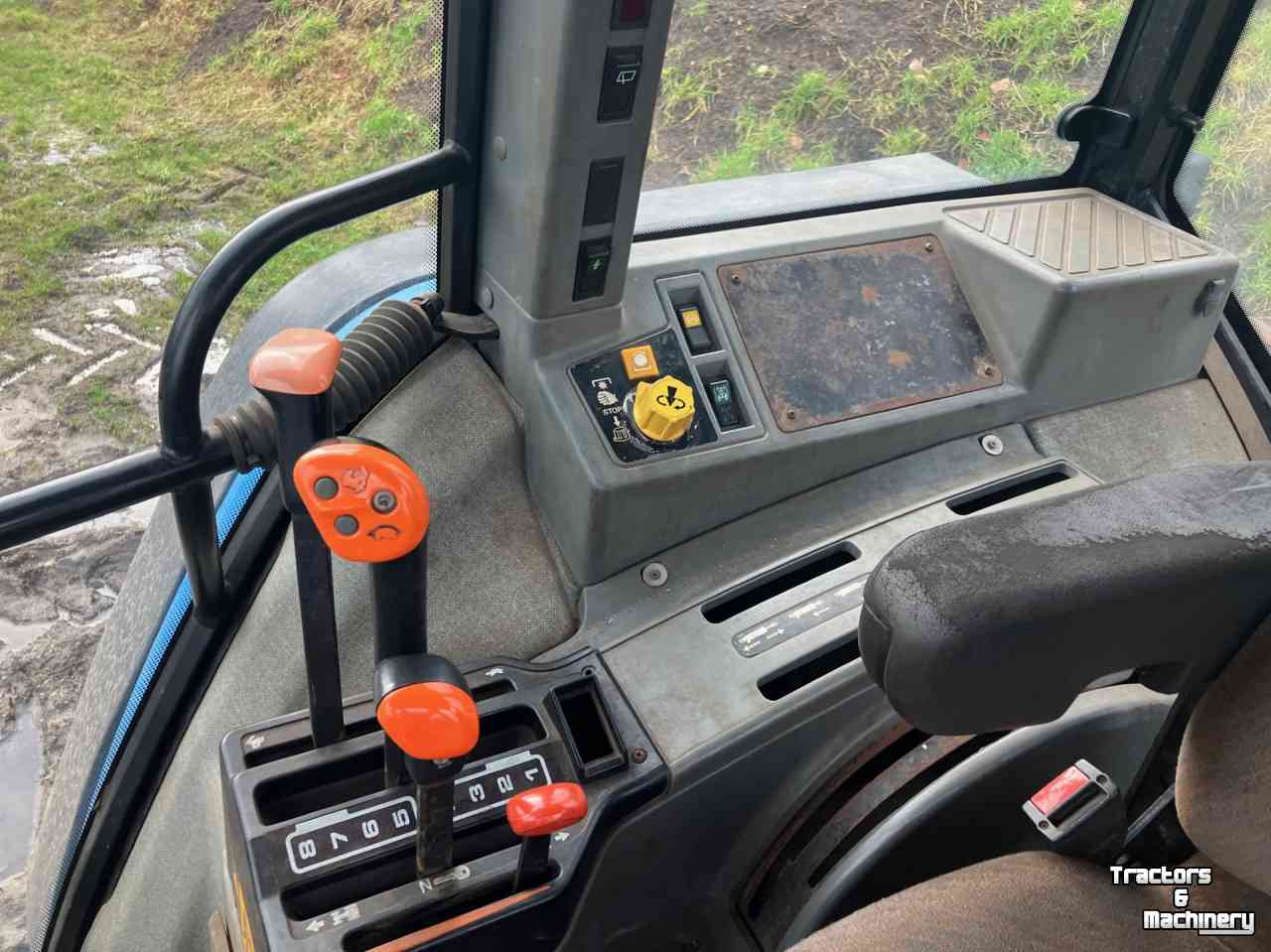 Tracteurs Ford 6640