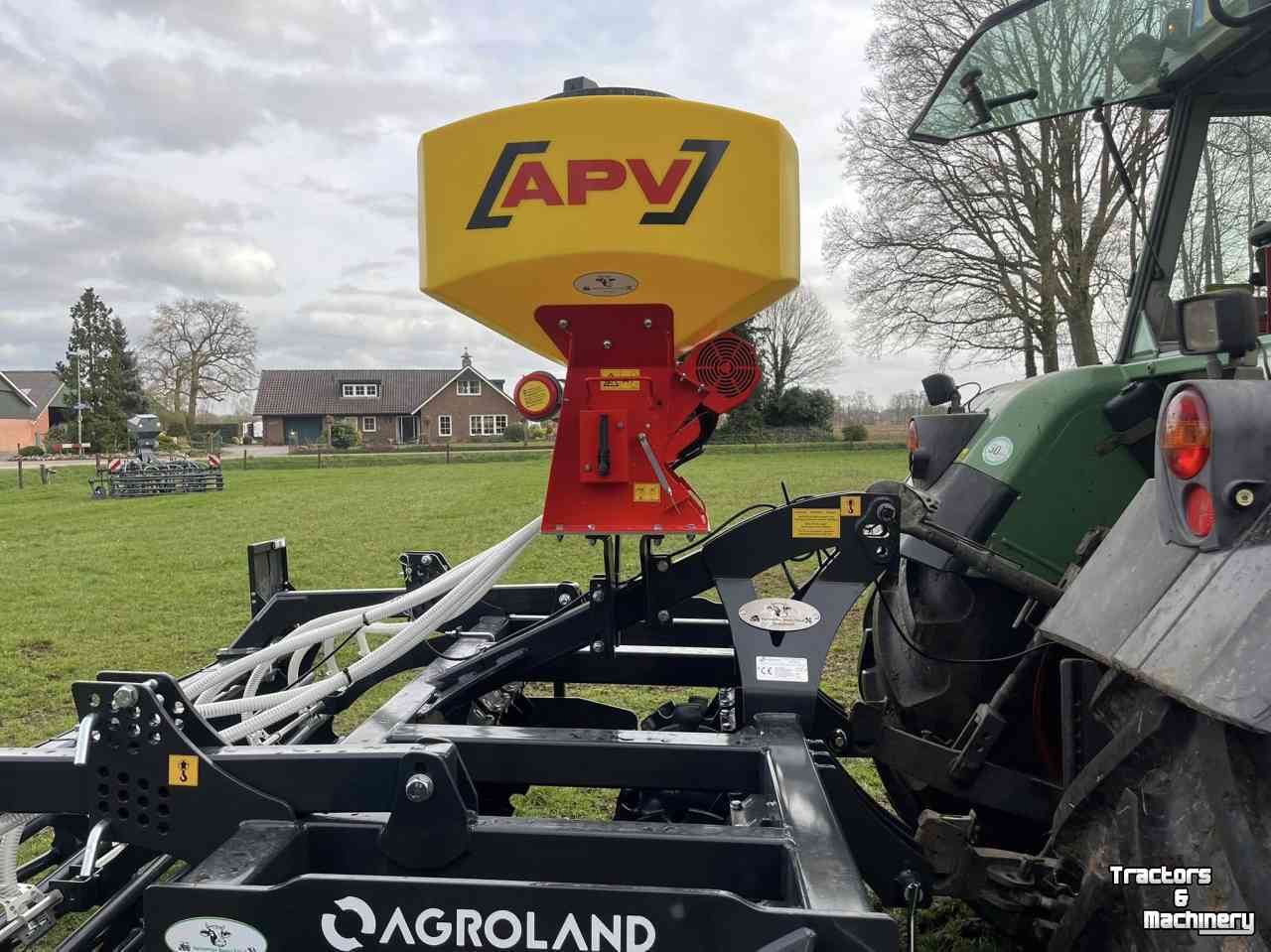 Cultivateur  Agroland Titanium 300 + APV PS 300