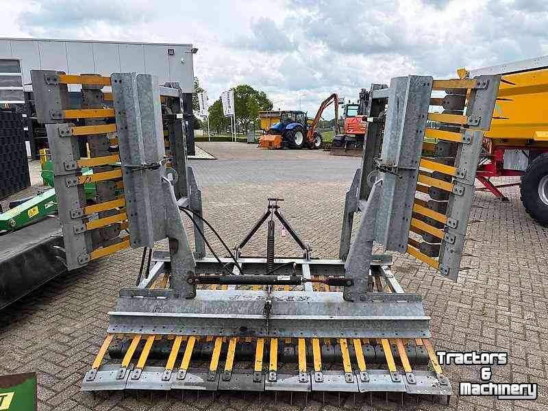 Aérateur de prairie Joskin EB 480 R 3S