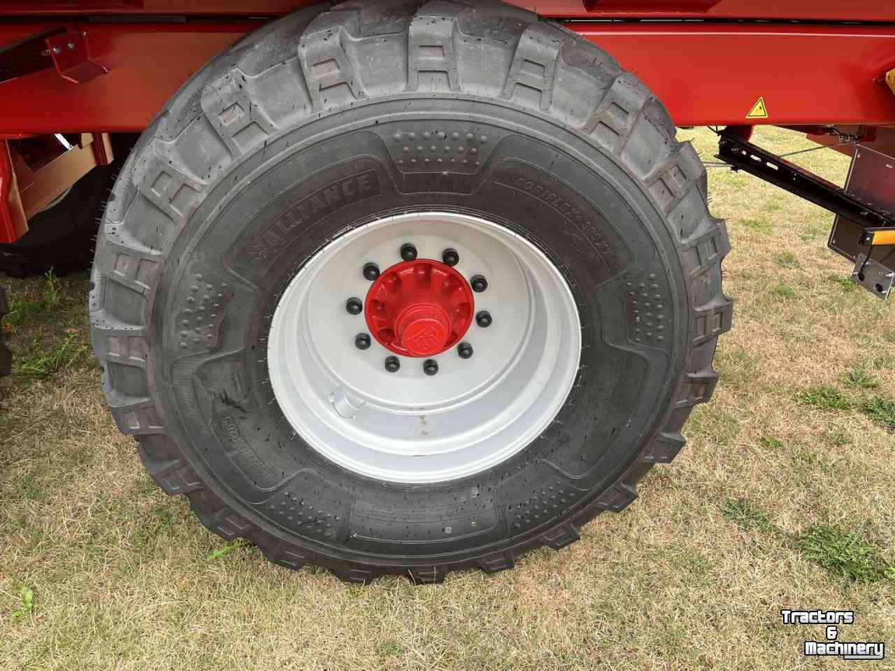 Benne agricole Krampe BIG BODY 700