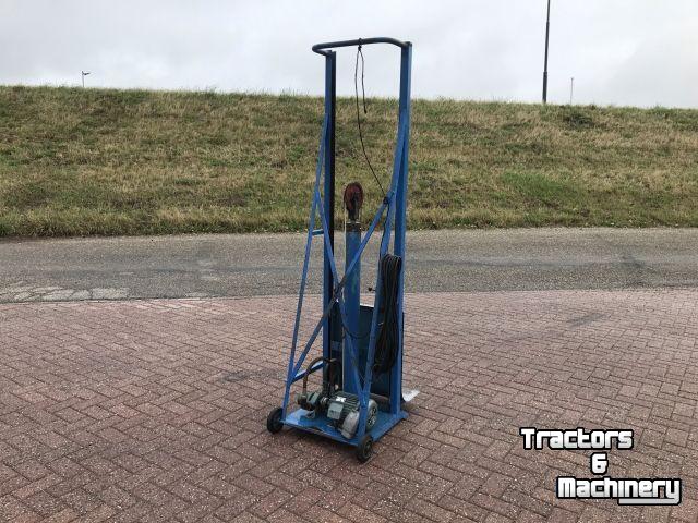 Autres matériel de convoyage et accessoires  Zakkenlift elecktrisch/hydraulisch