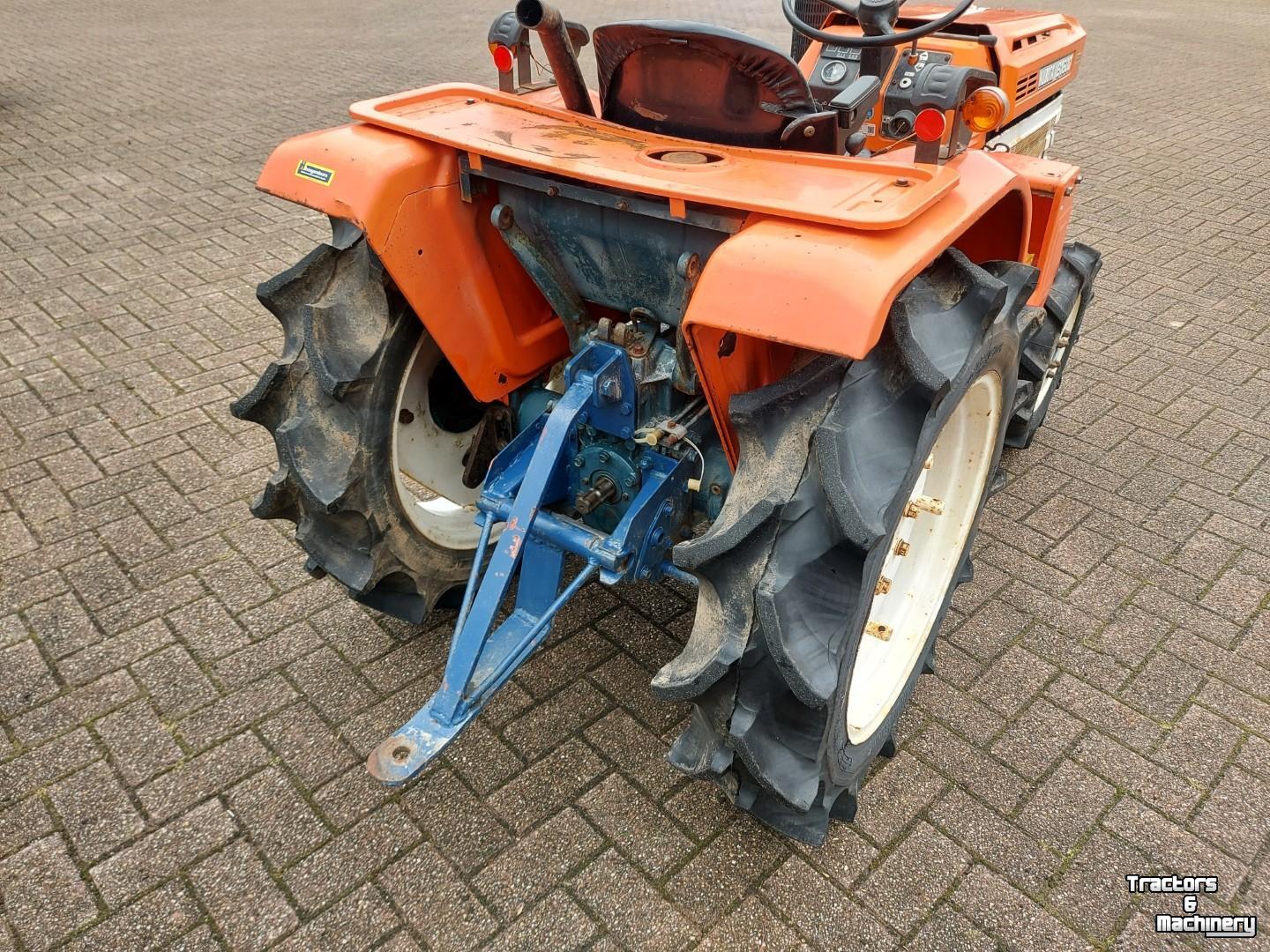 Tracteur pour vignes et vergers Kubota  B1600DT 4WD