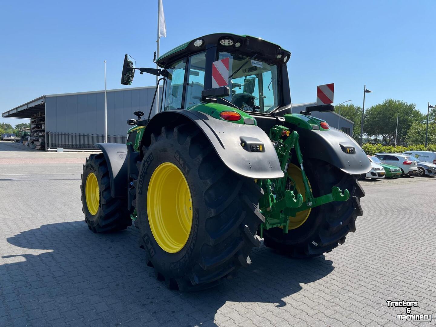 Tracteur John Deere 6M 155